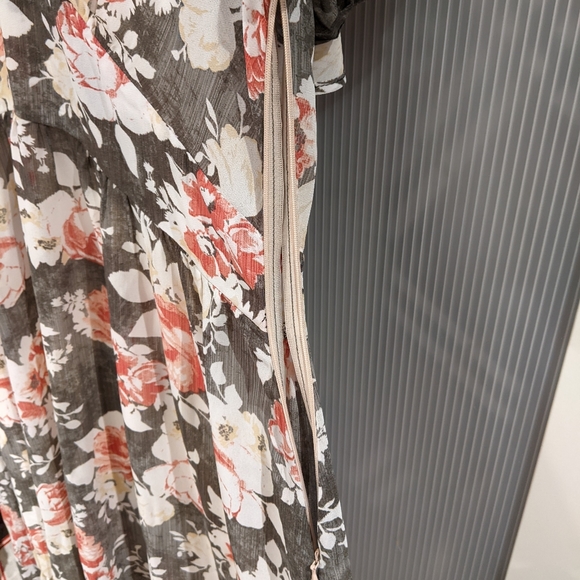 Romantic midi length dress with flutter sleeves (XL) - Picture 6 of 11